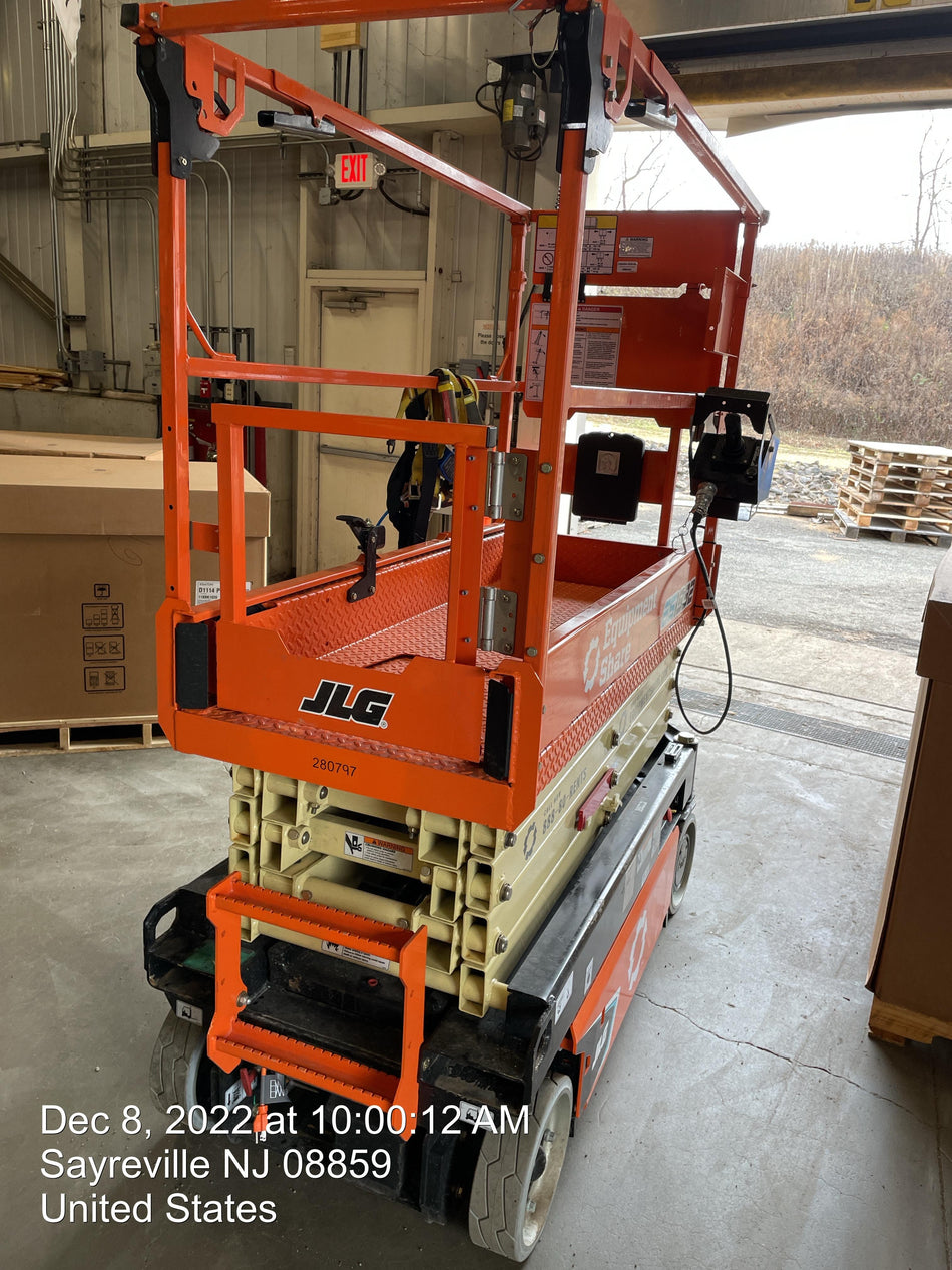 2022 JLG ES1932