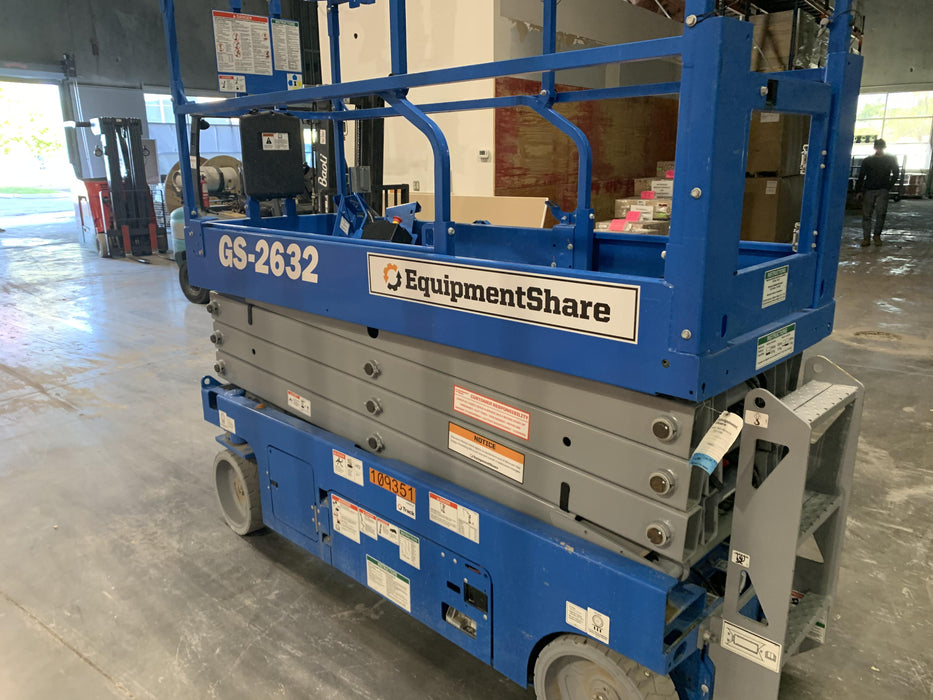 2020 Genie GS-2632 Solid NM Tires, Folding Rails with Half-Height Swing Gate, Beacon