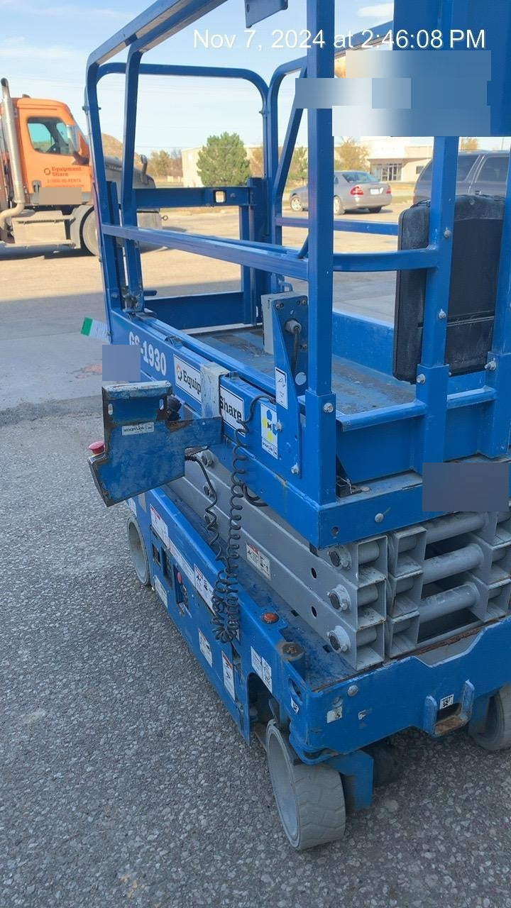2020 Genie GS-1930 Solid Non Marking Tires, Beacon, Folding rails with half height swing gate