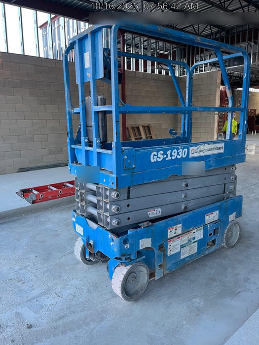 2019 Genie GS-1930 Fixed Rails with Chain Entry