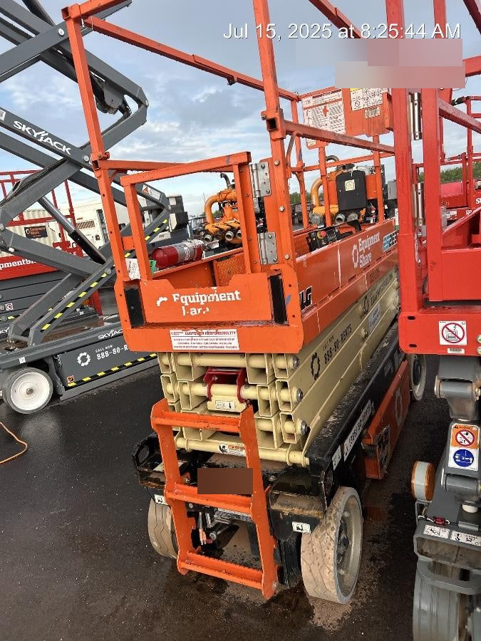 2022 JLG ES2632