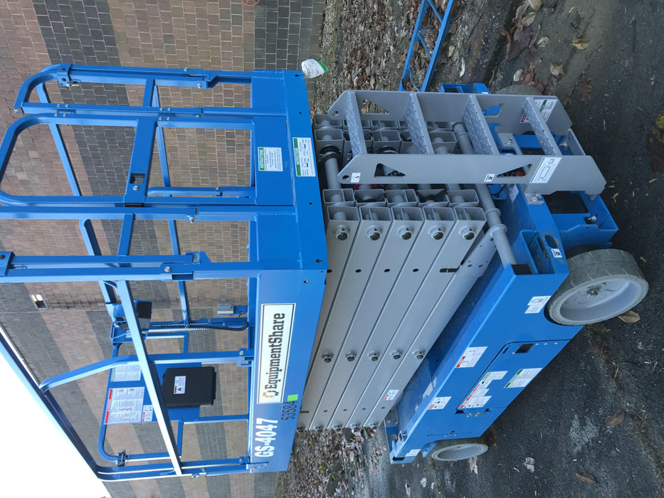 2019 Genie GS-4047 Folding rails with half height swing gate