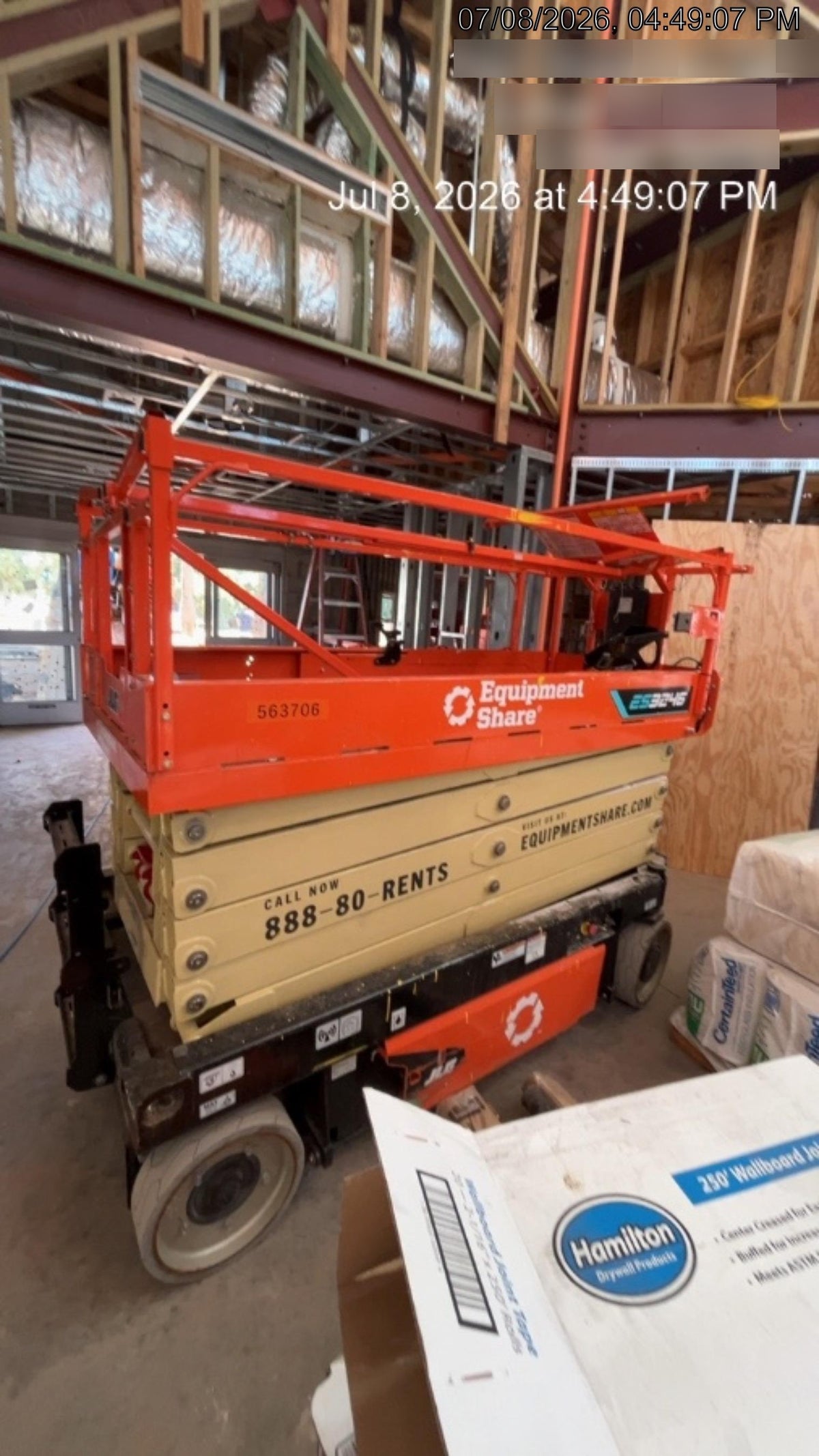 2025 JLG ES3246