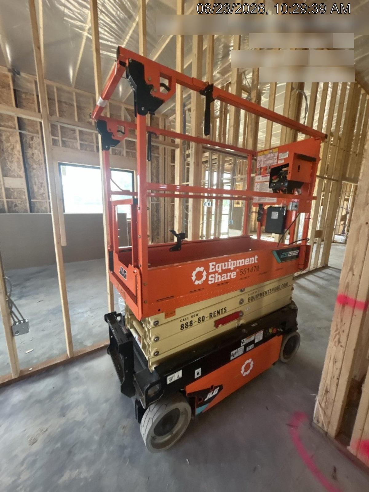 2025 JLG ES1932
