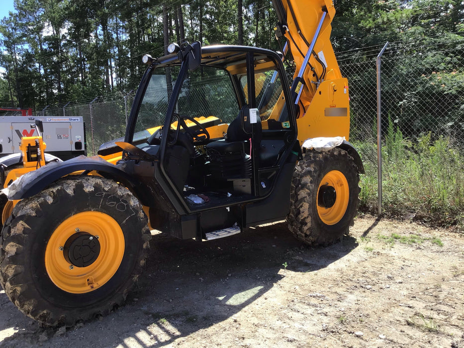 2019 JCB 506-36 Canopy, 74 HP, FF Tires, STD Worklight, Beacon, Aux Hydraulics, Lifting Eye, Back up Alarm, 48" Carriage, 48" Forks
