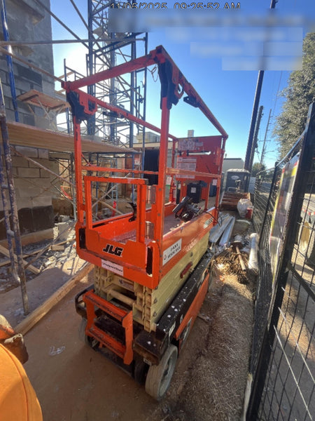 2021 JLG ES1932