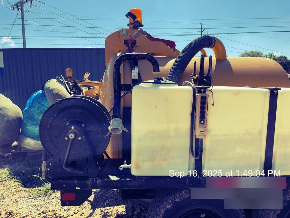 2023 Vac-Tron LP573XDT T4 Koehler Diesel Engine, 500 Gallon Debris Tank, x2 100 Gallon Water Tanks