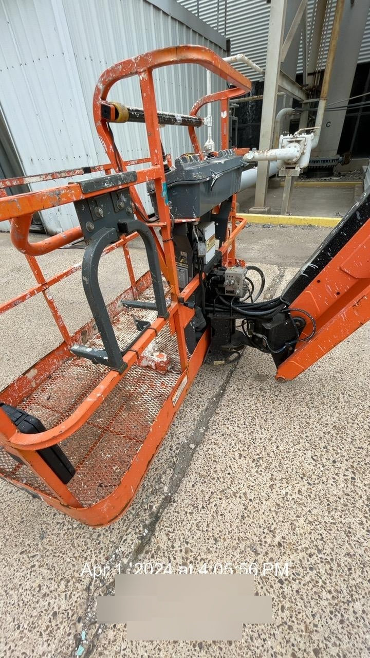 2019 JLG 660SJ