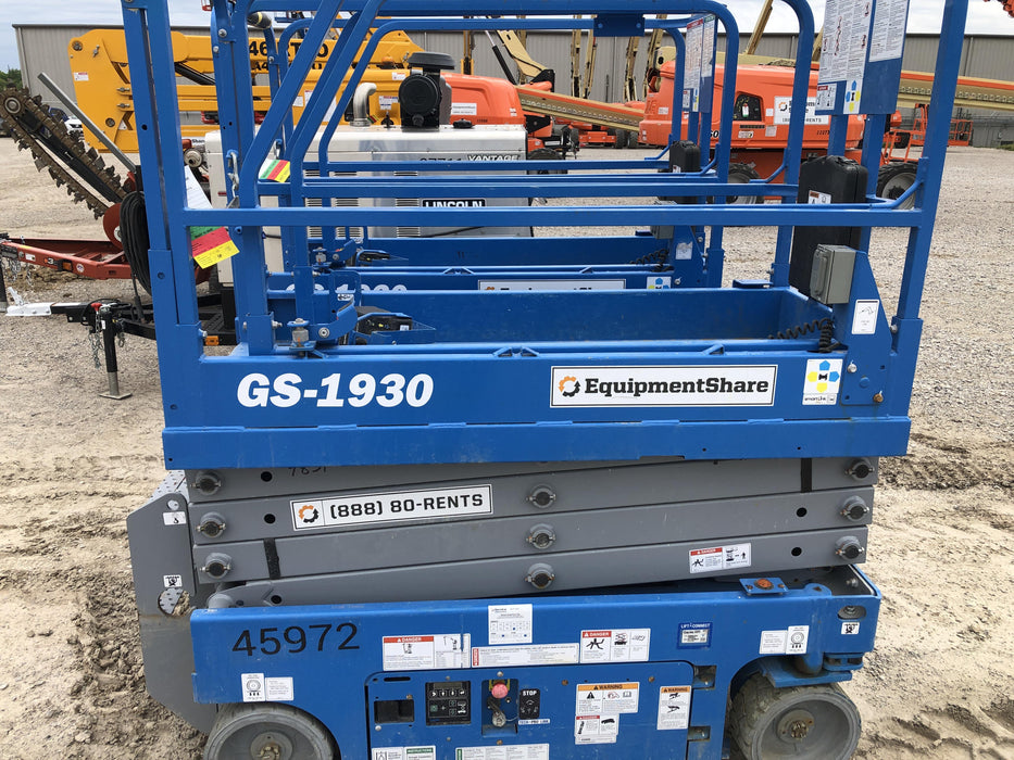 2019 Genie GS-1930 Fixed rails with chain Entry