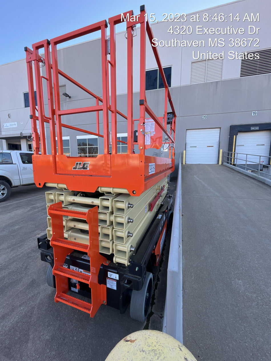 2023 JLG R4045