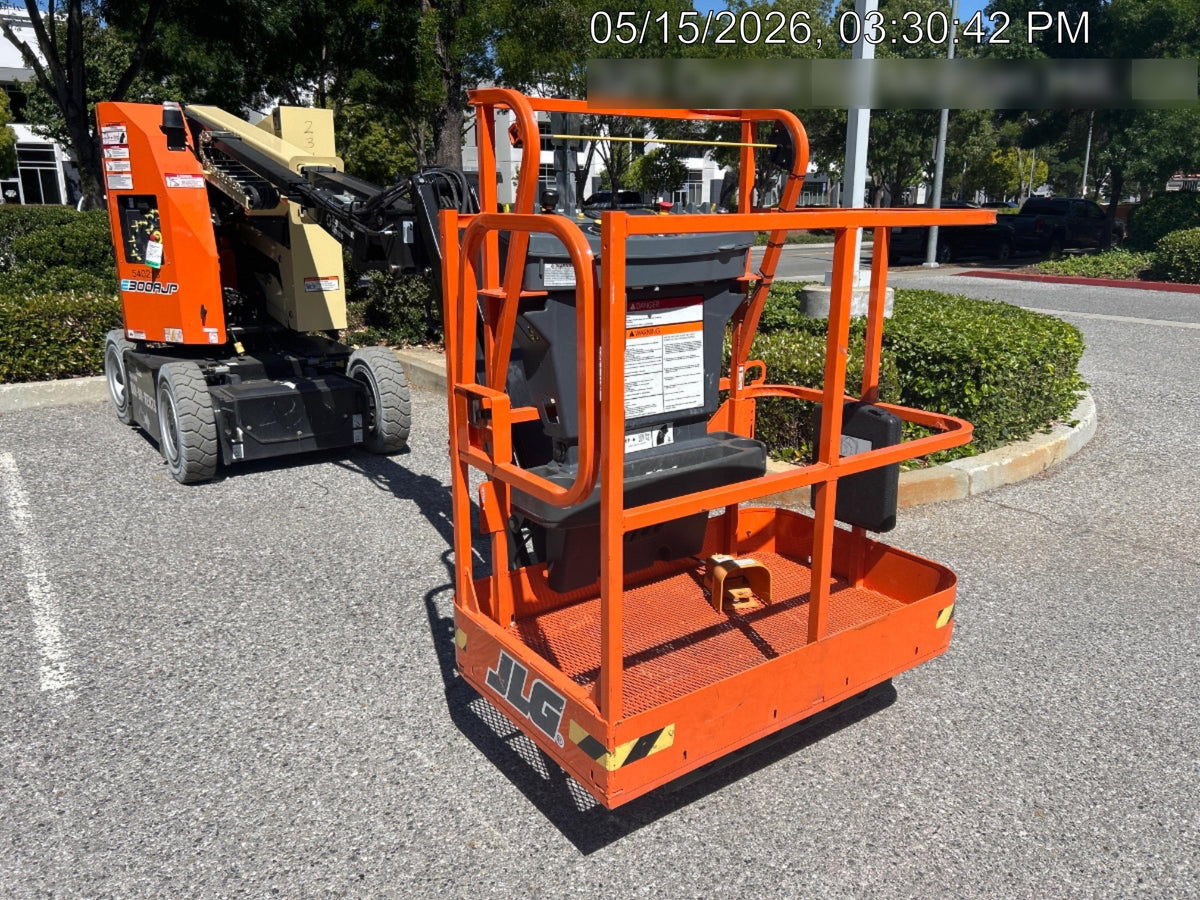 2025 JLG E300AJP