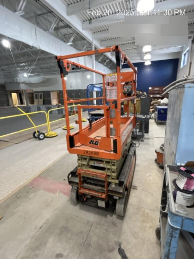 2022 JLG ES1932