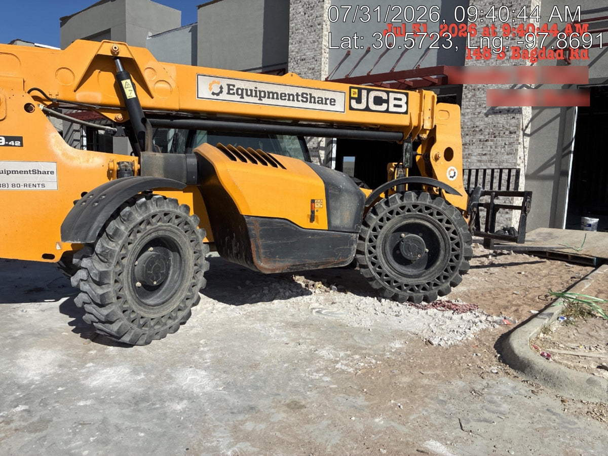 2018 JCB 509-42 JCB 509-42 Enclosed Cab, 74 HP, Solid Tires, Worklights, Beacon, Aux Hydraulics, Lifting Eye