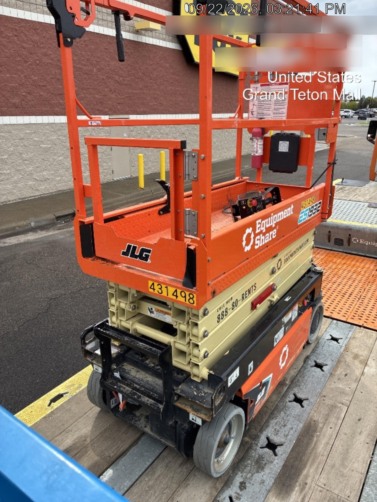 2024 JLG ES1932