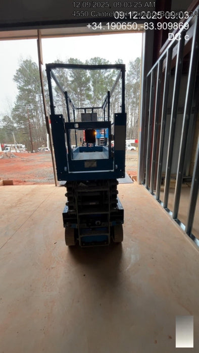 2019 Genie GS-2632 Folding rails with half height swing gate