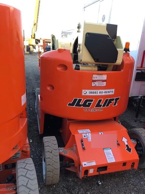 2019 JLG E400AJPN