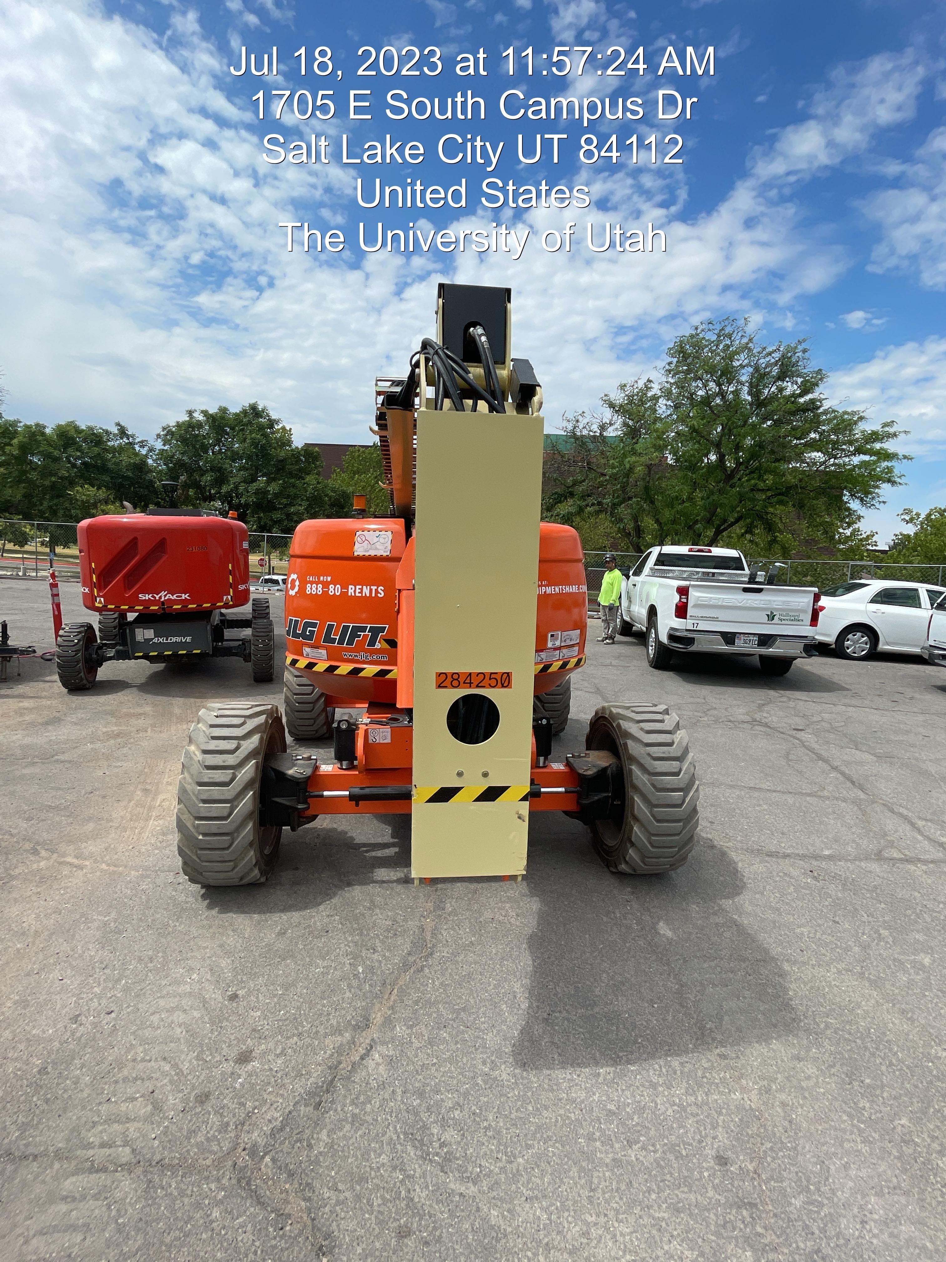 2022 JLG 600AJ