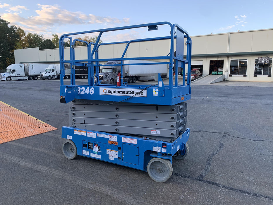2019 Genie GS-3246 Folding rails with full height swing gate