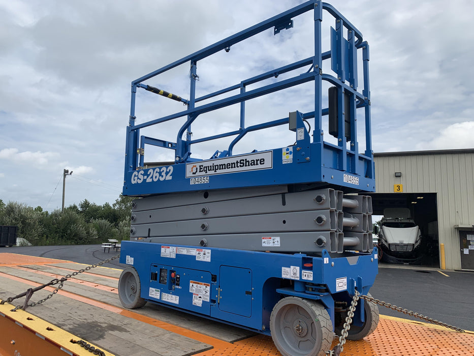 2020 Genie GS-2632 Solid NM Tires, Folding Rails with Half-Height Swing Gate, Beacon