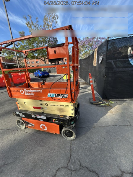 2023 JLG ES1932