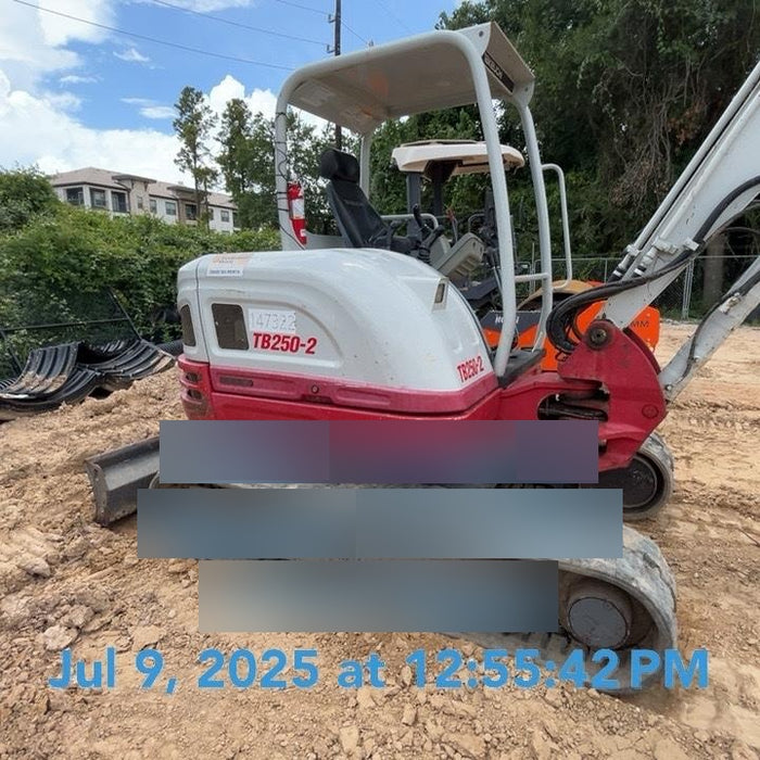 2021 TAKEUCHI TB250-2