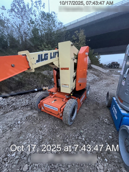 2022 JLG E300AJP