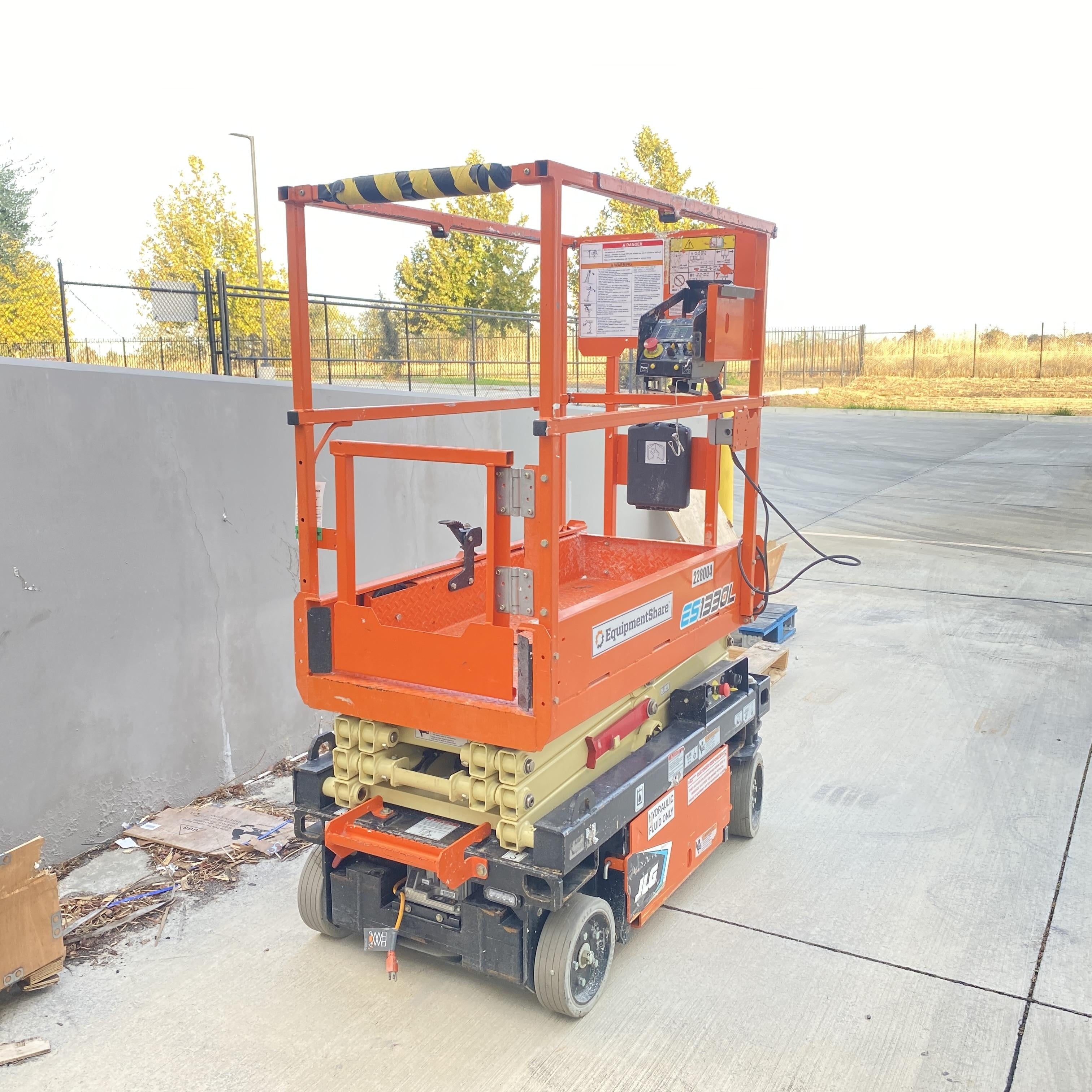 2022 JLG ES1330L