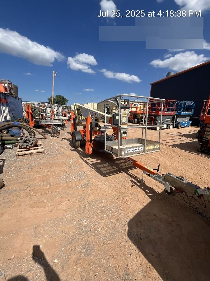 2022 JLG T350