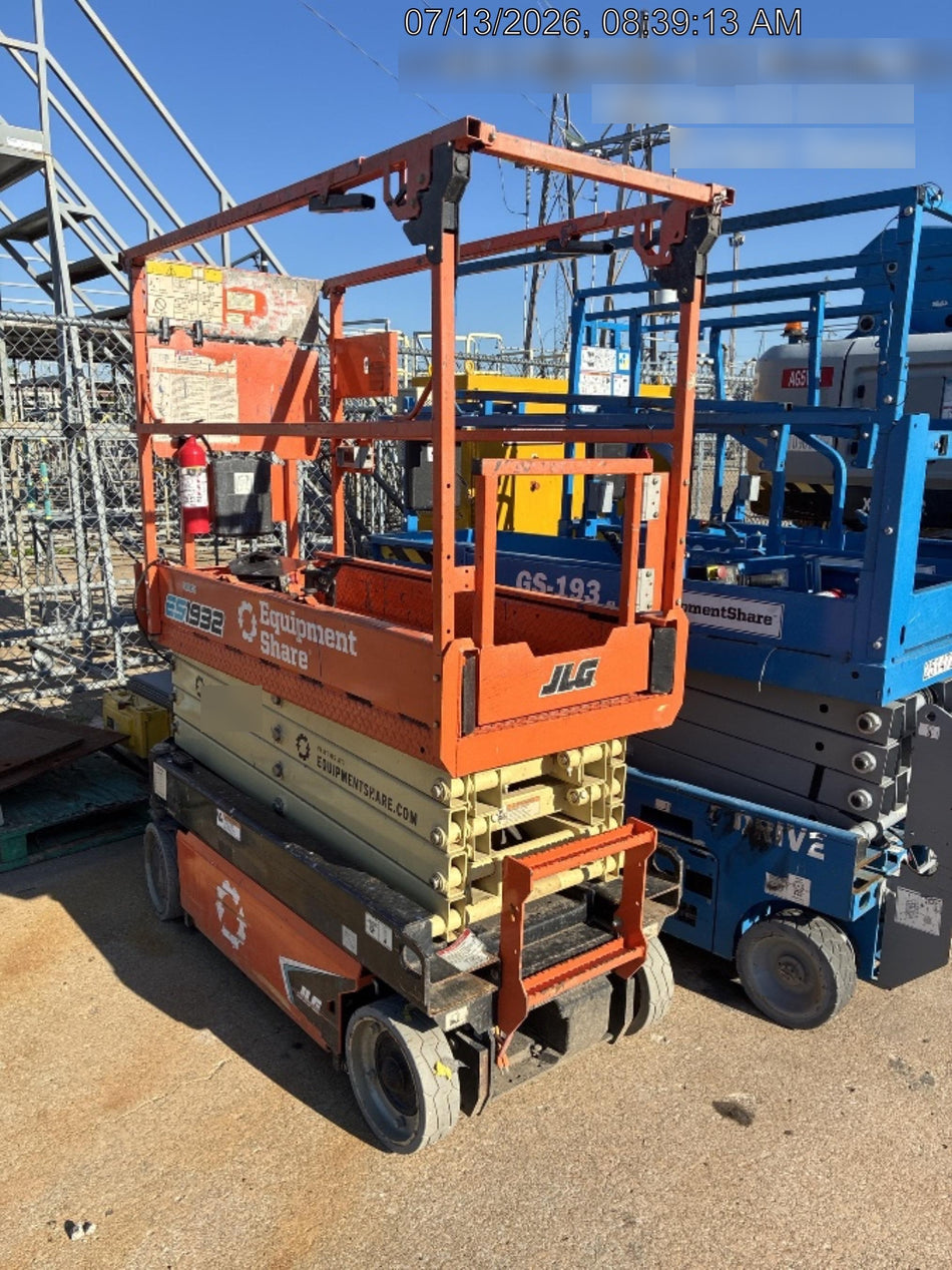 2023 JLG ES1932