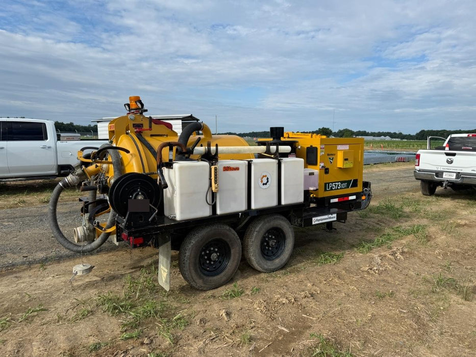 2023 Vac-Tron LP573XDT T4 Koehler Diesel Engine, 500 Gallon Debris Tank, x2 100 Gallon Water Tanks