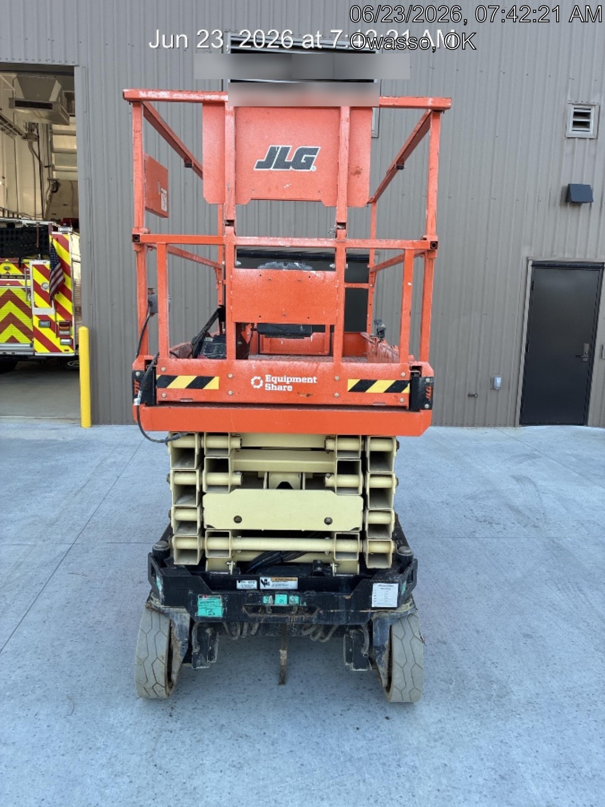 2023 JLG ES3246