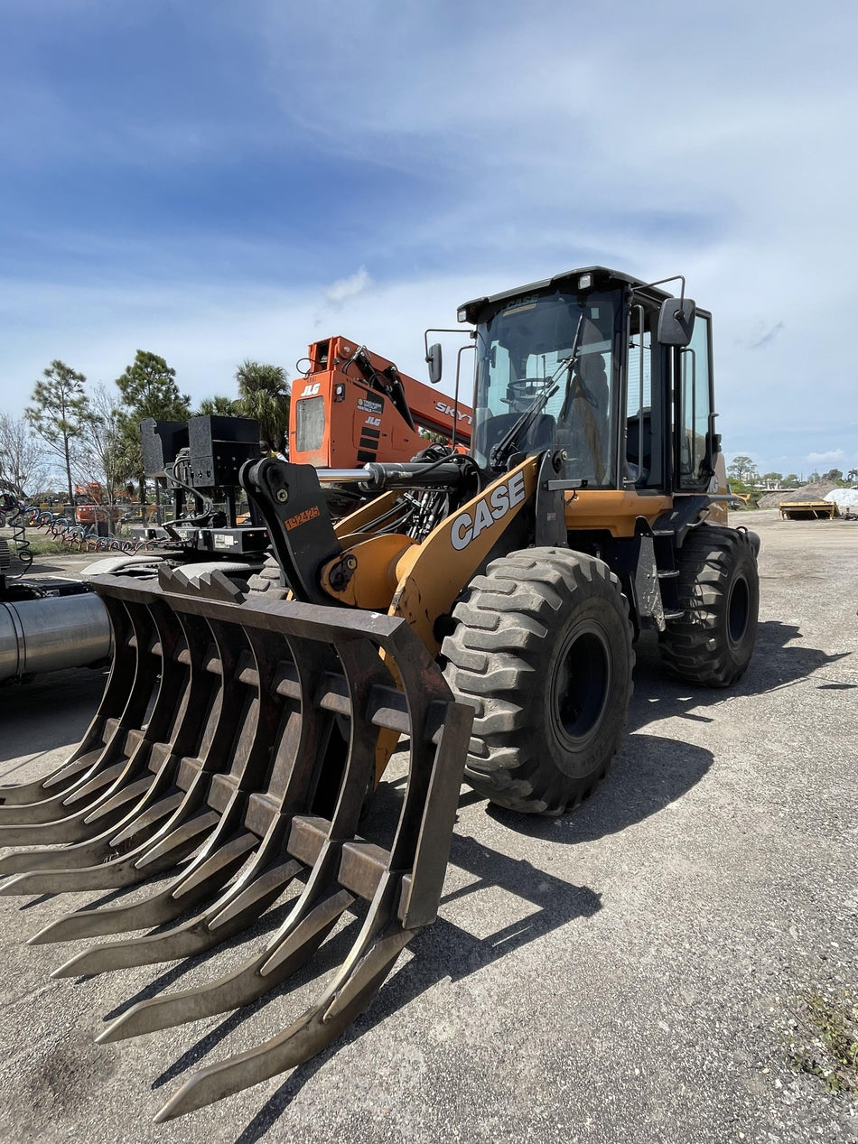 2019 Case 621G CLOSED CAB, 1 FUNCTION, JRB 416 STYLE HYD COUPLER