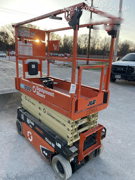 2022 JLG ES1932
