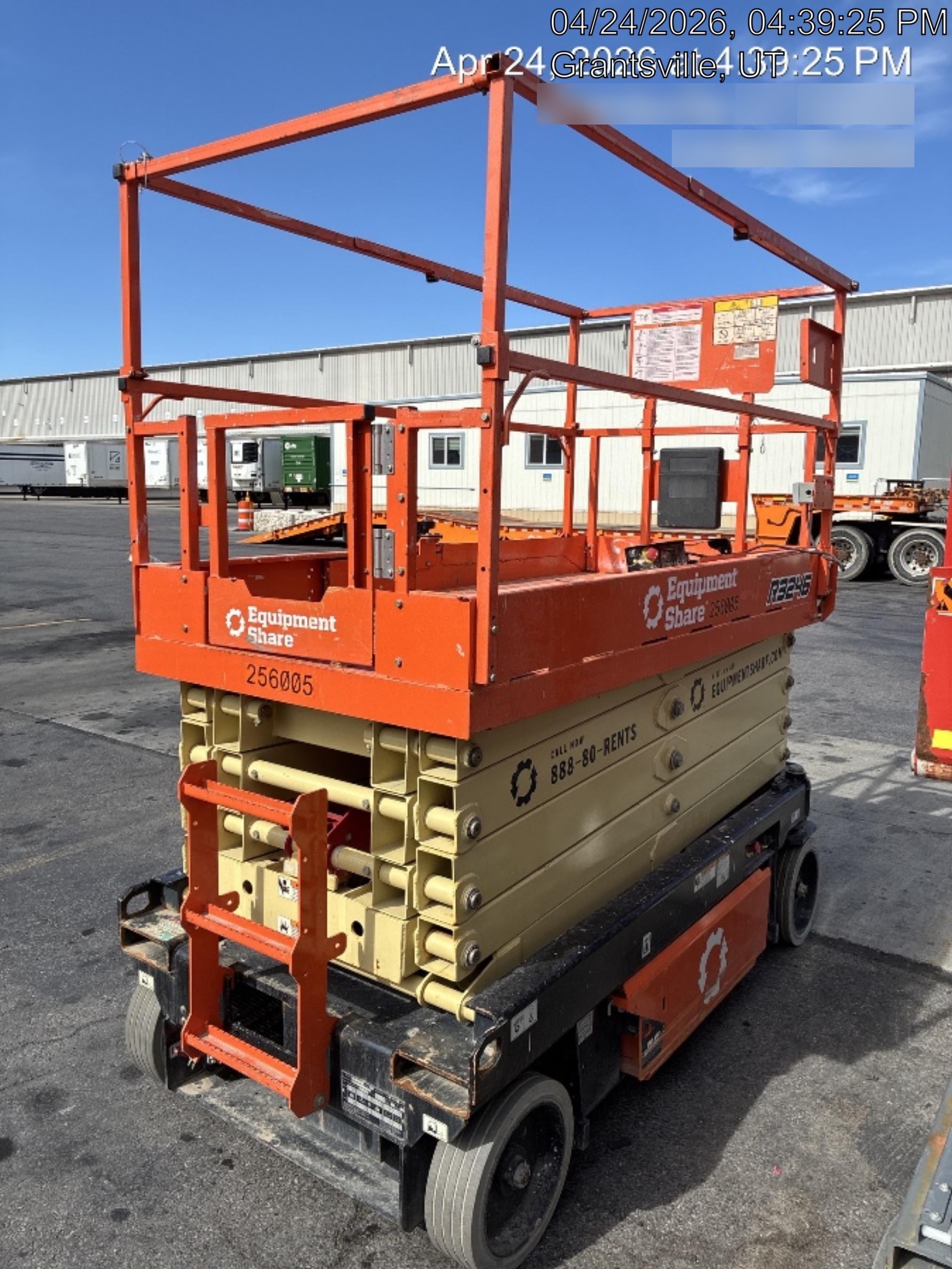 2022 JLG R3246