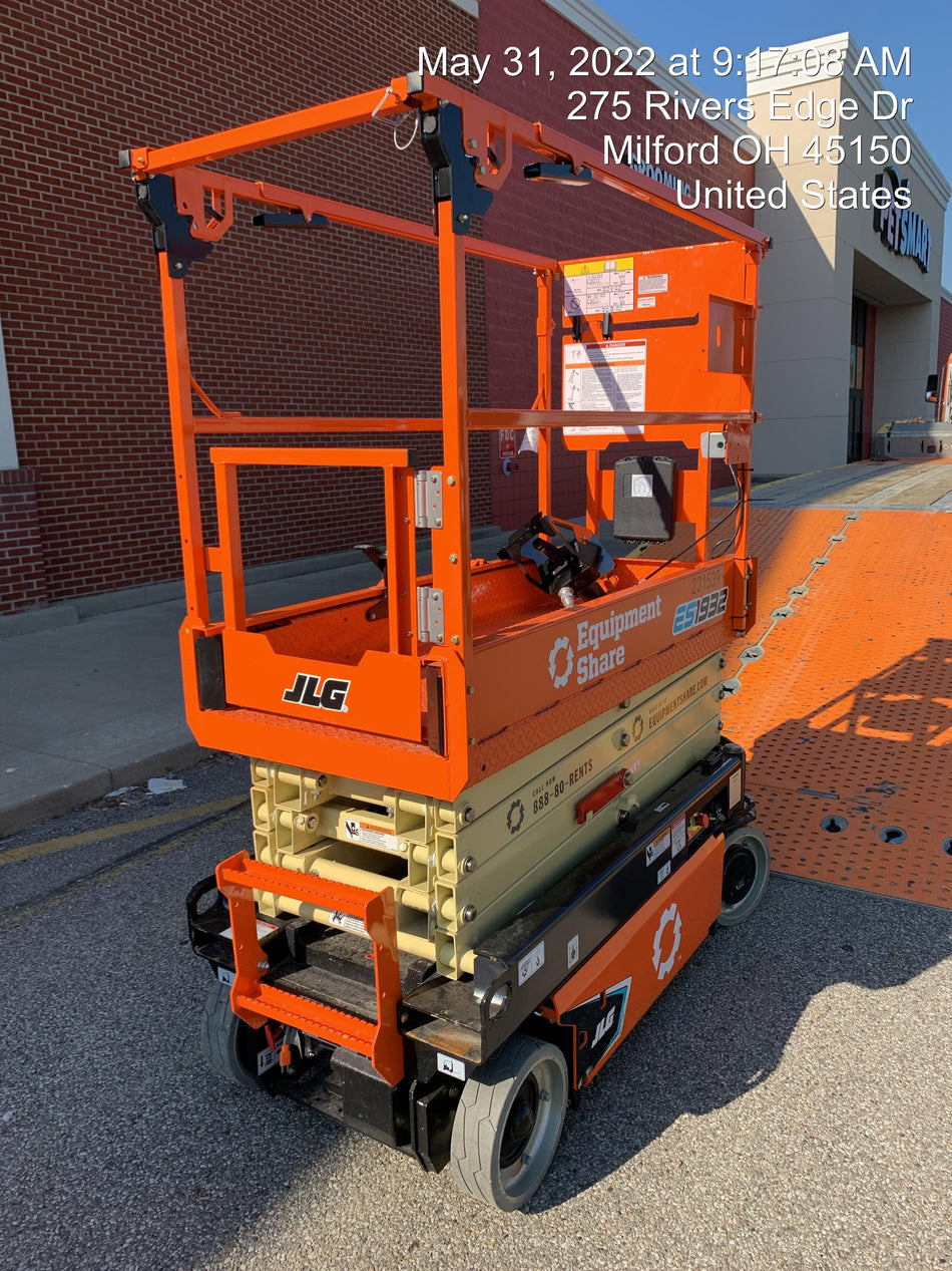 2022 JLG ES1932