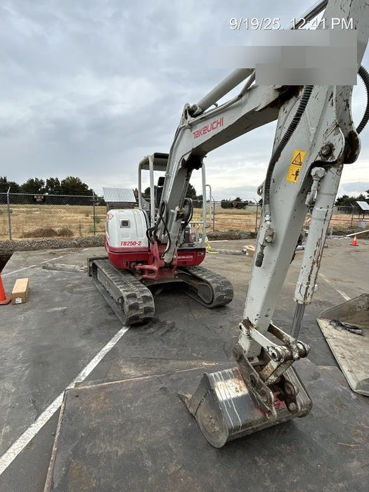 2020 TAKEUCHI TB250-2