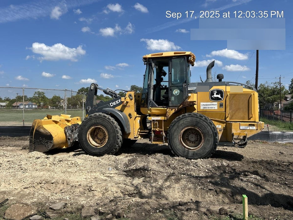 2019 John Deere 524L Cab/Heat/AIR, 3rd Function Hydraulics, Hydraulic JRB QC 2.75 Yd. Bucket, 60" Carriage/72" Forks