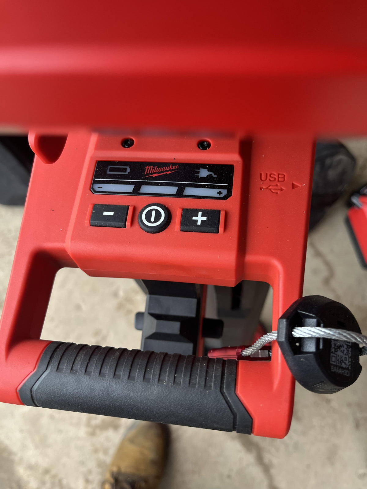 2023 MILWAUKEE 2136-20