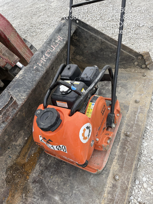 2022 Multiquip MVC88VTHW Plate Compactor, 20", w/Water Tank, Honda GX160