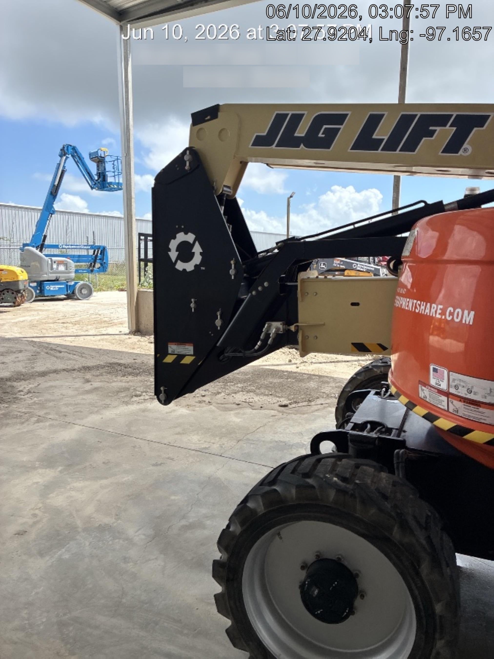 2025 JLG 600AJ