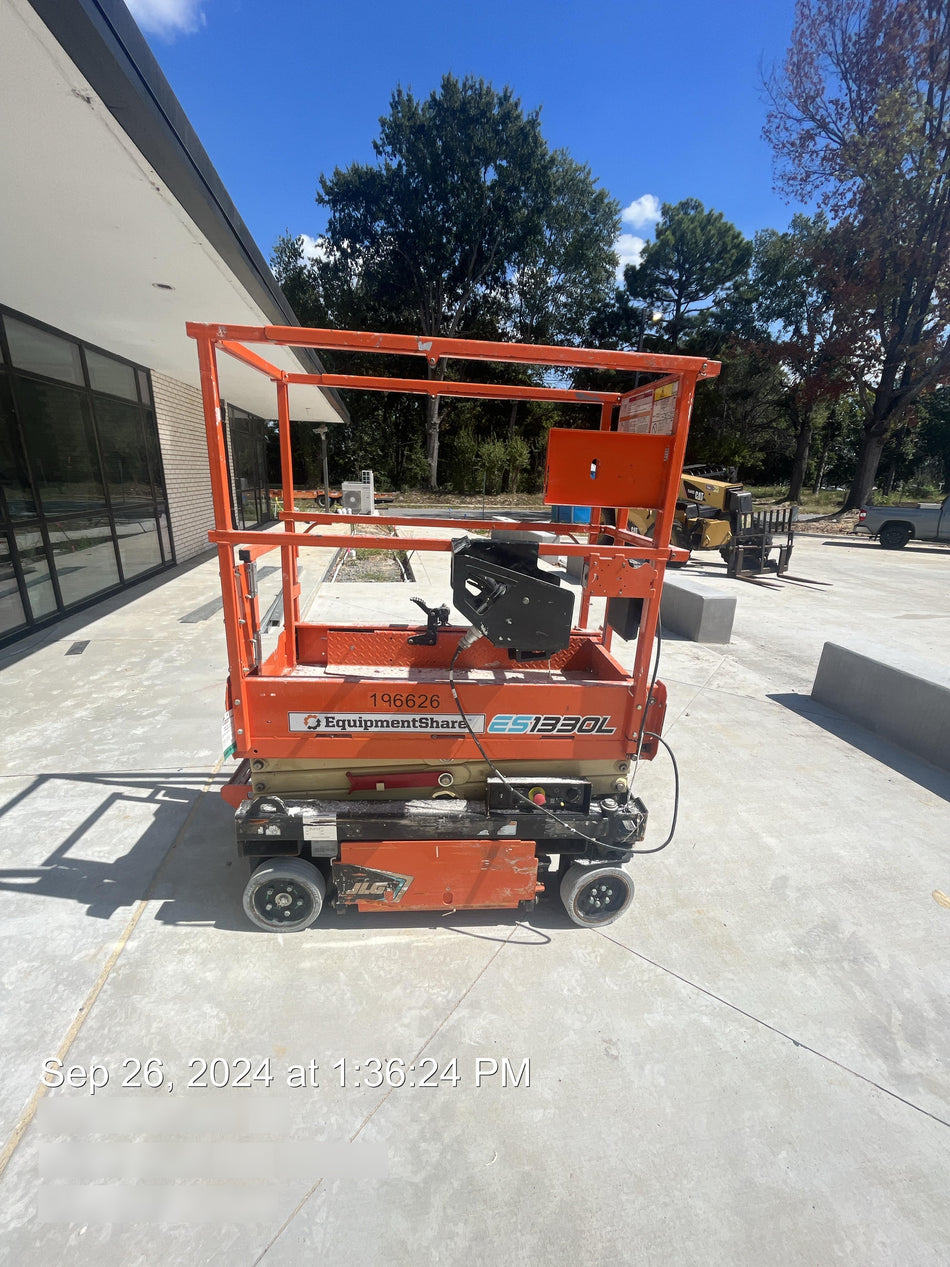 2021 JLG ES1330L