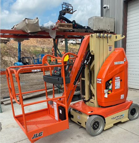 2022 JLG 26E
