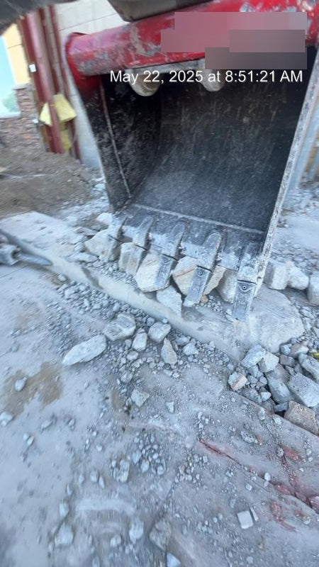 2023 SOLESBEE 24" Bucket, Tooth, Mini Excavator - Solesbee
