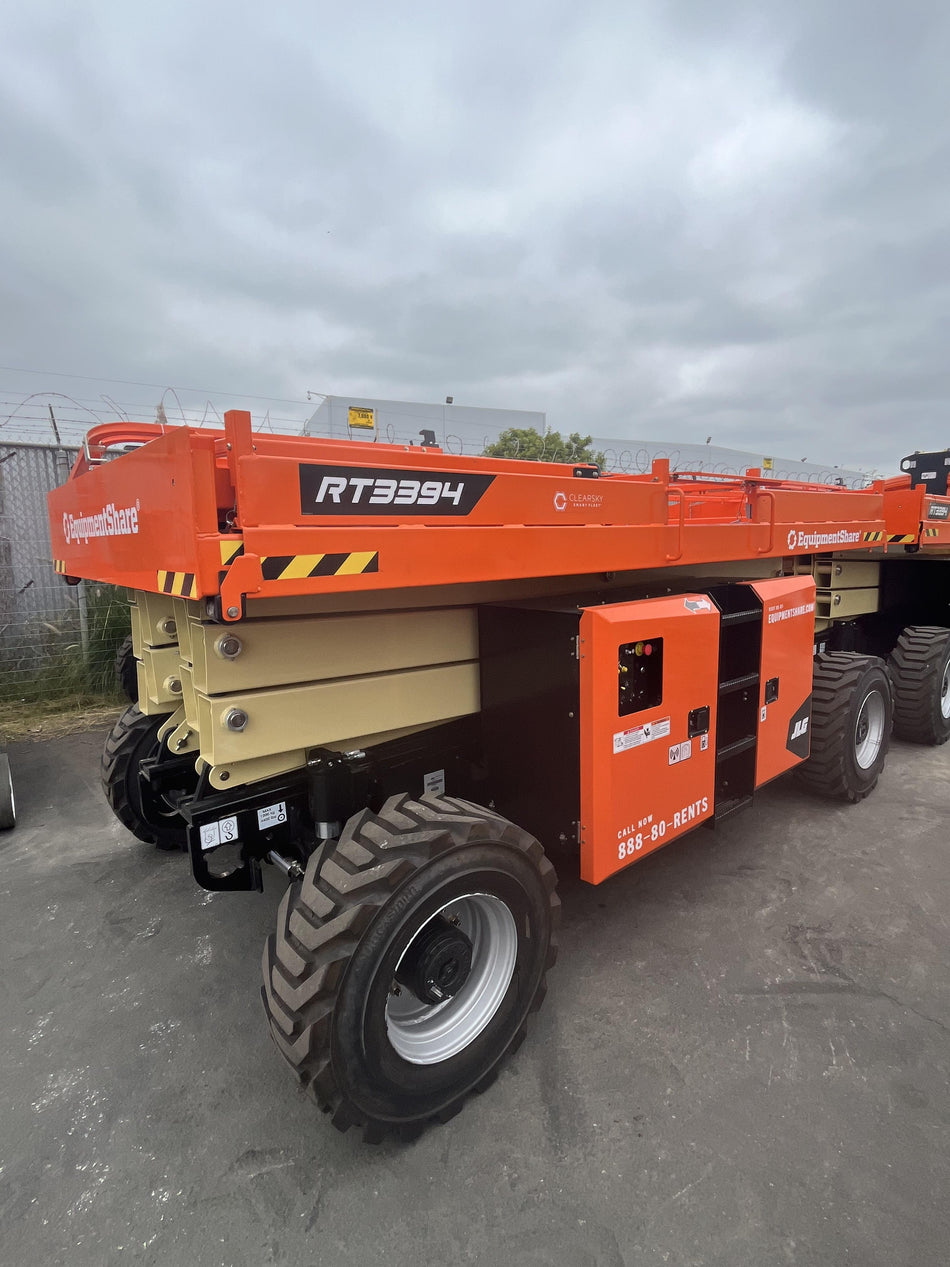 2025 JLG RT3394
