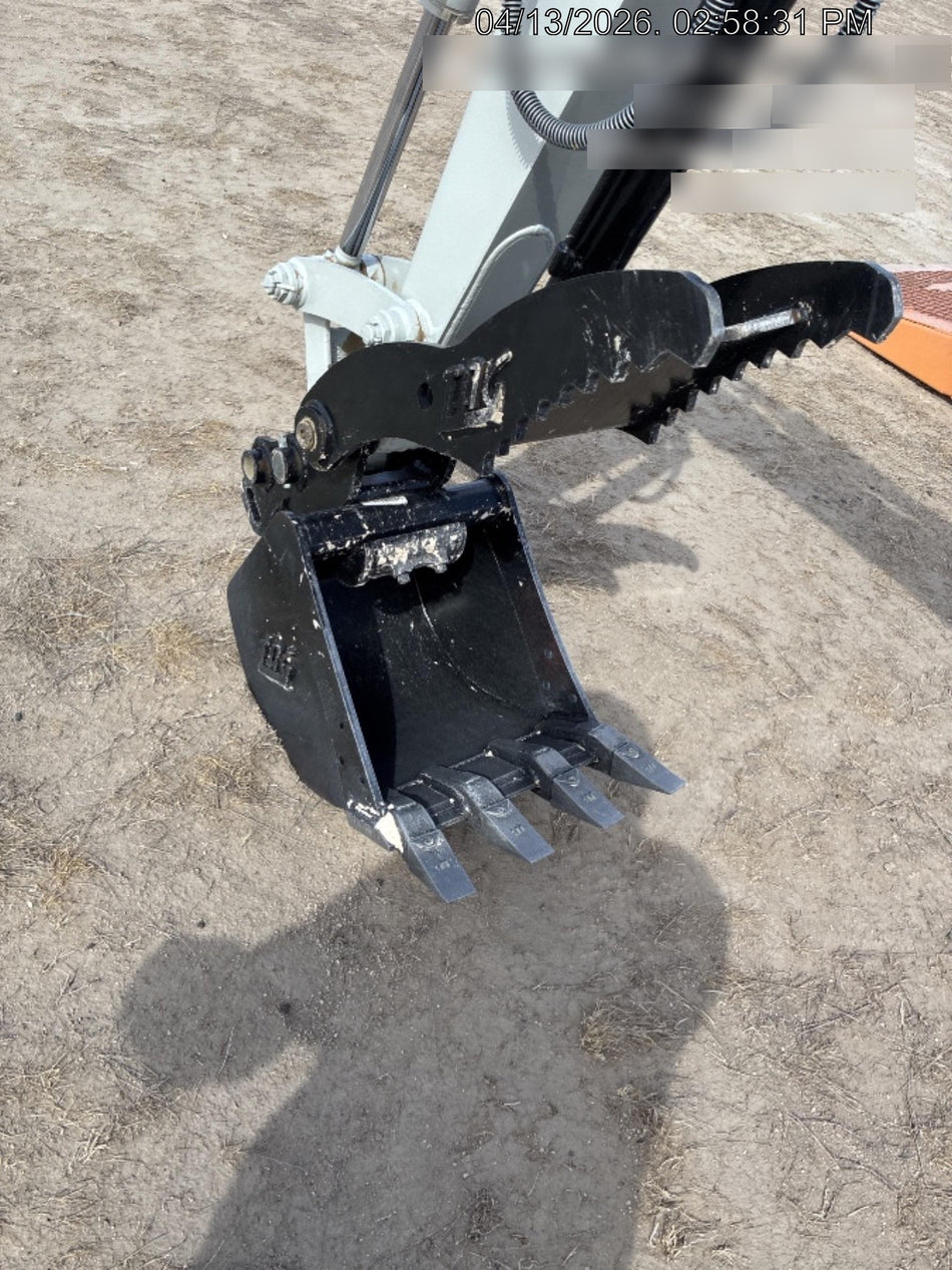 2025 TAKEUCHI 18" HD Bucket - Takeuchi
