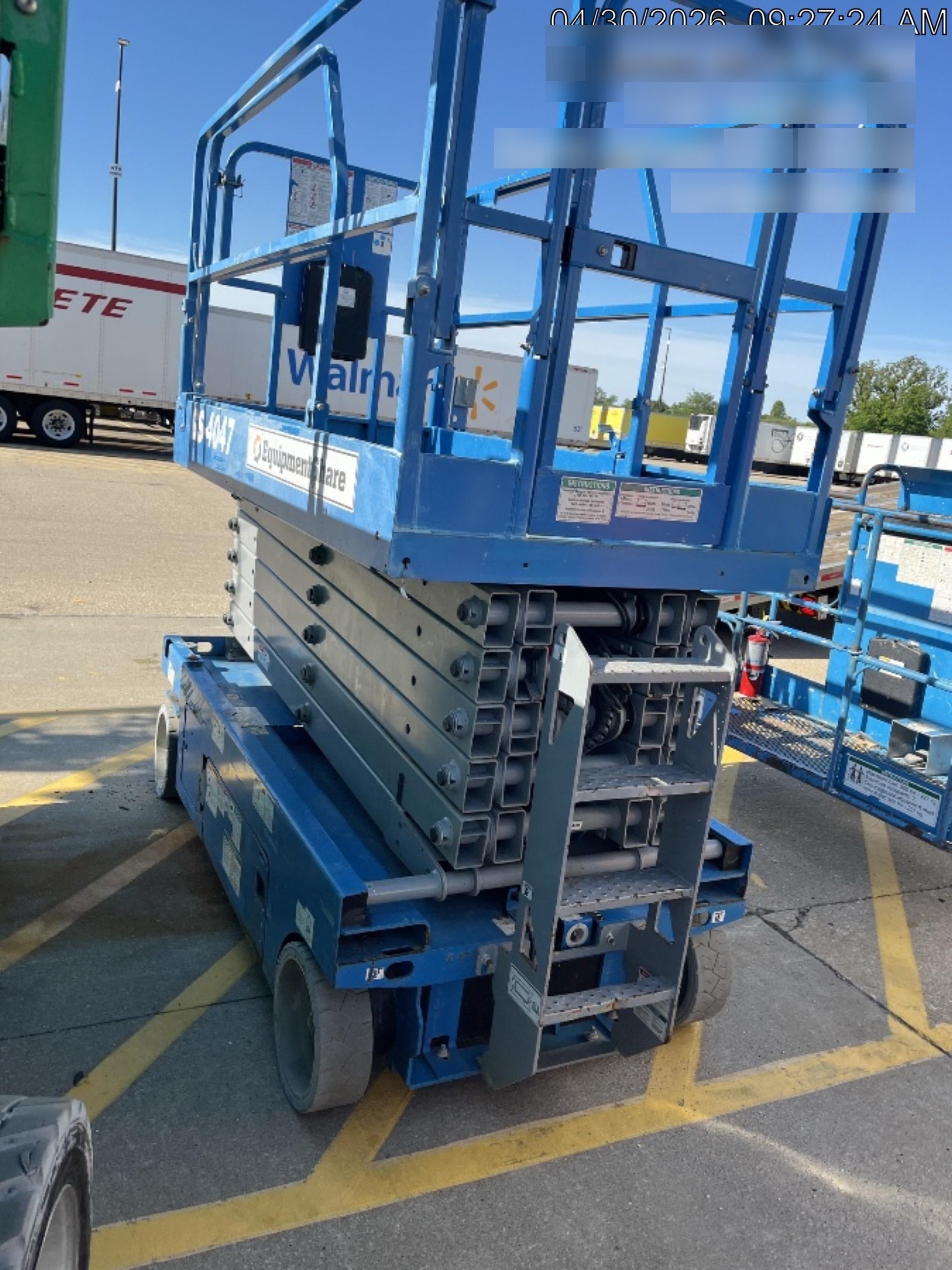 2019 Genie GS-4047 Folding rails with half height swing gate