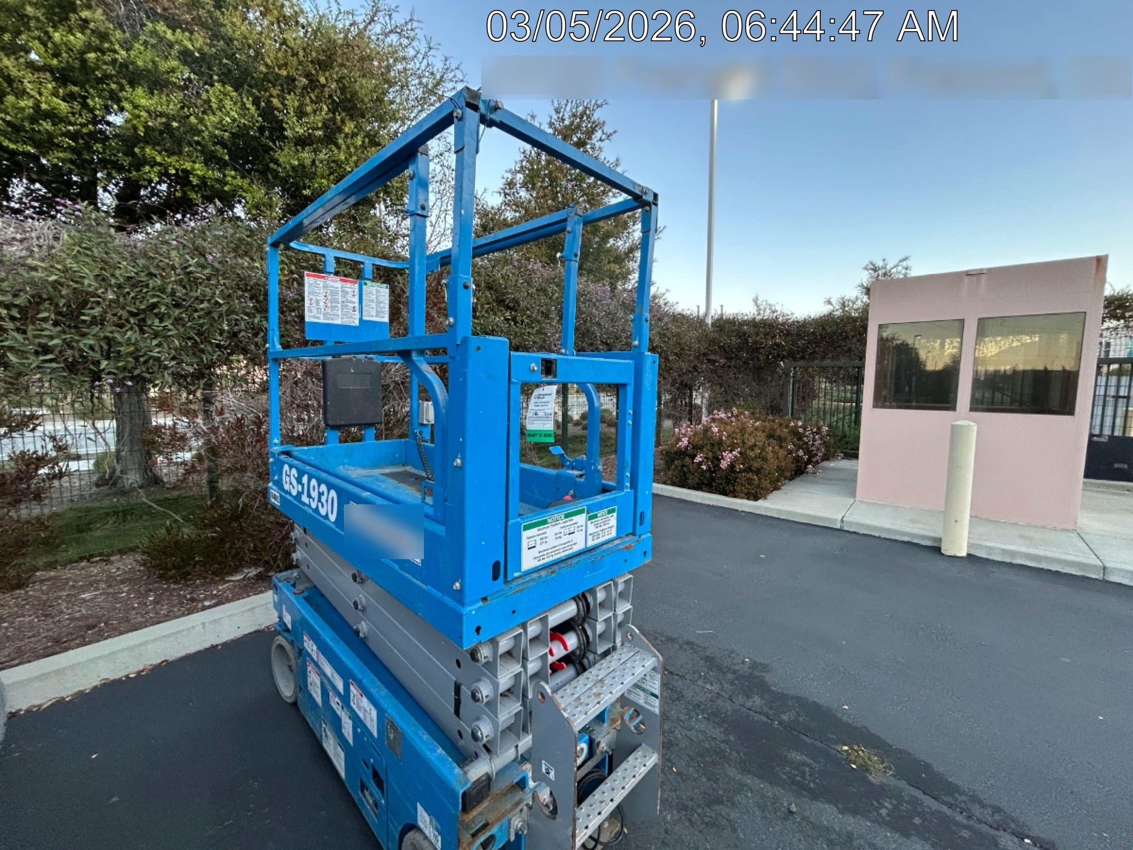 2020 Genie GS-1930 Solid Non Marking Tires, Beacon, Folding rails with half height swing gate, 800W Inverter