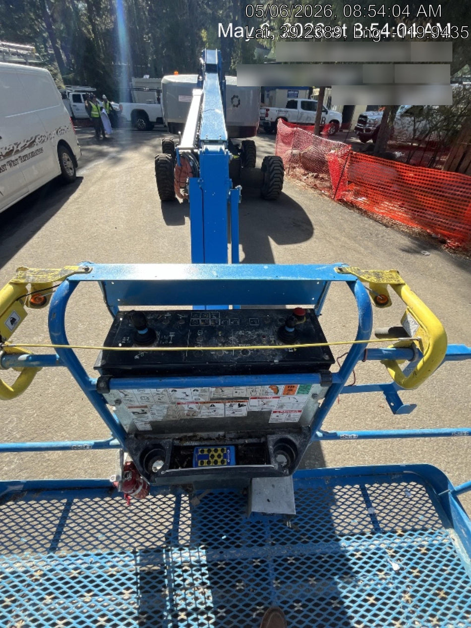 2025 JLG ES3246