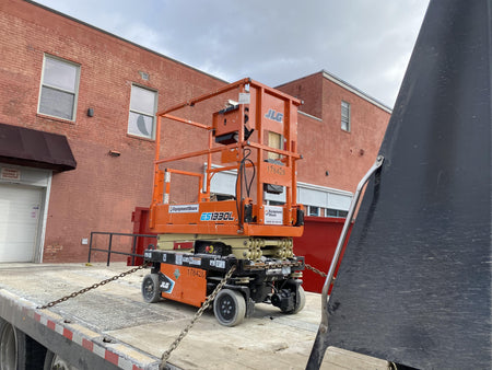2021 JLG ES1330L
