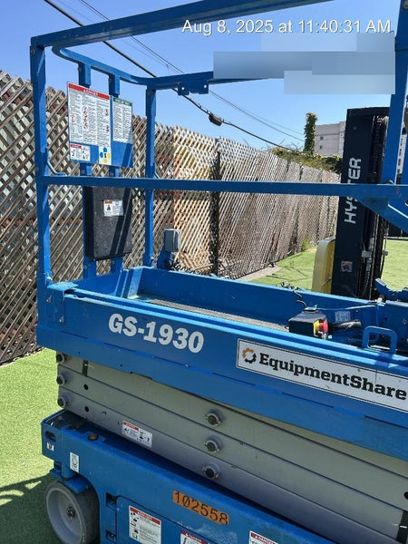 2020 Genie GS-1930 Solid Non Marking Tires, Beacon, Folding rails with half height swing gate, 800W Inverter